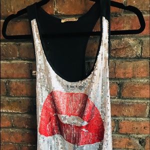 Sequined tank top with red lips